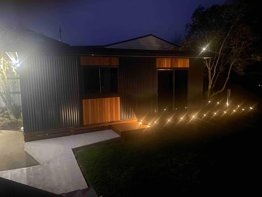 Cosy With Outdoor Private Bath For 2 Apartment Timaru